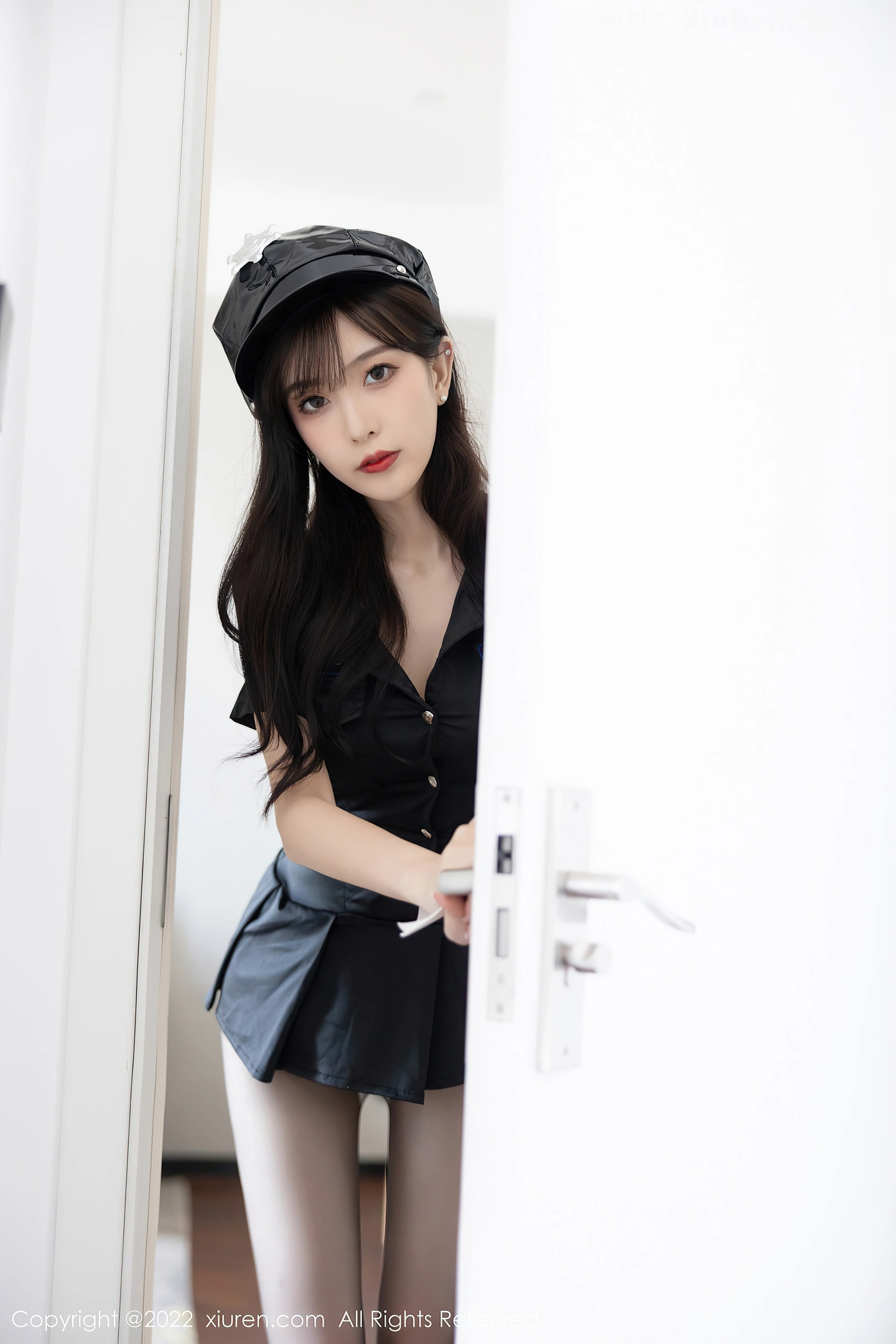 图片[2]-[XiuRen秀人网] VOL.5517 模特林星阑脱黑色制服露性感暗绿色蕾丝内衣超薄黑丝诱惑写真88P-秀人网官方网站